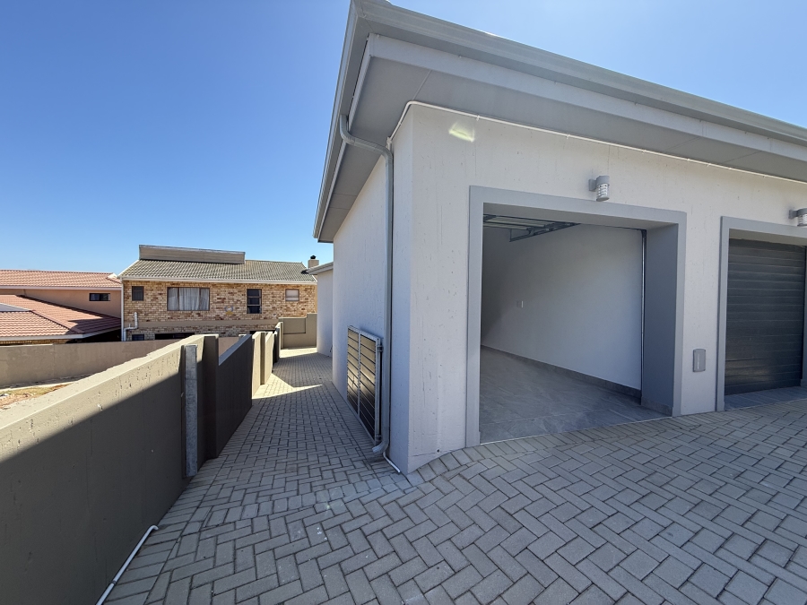 3 Bedroom Property for Sale in Hartenbos Heuwels Western Cape